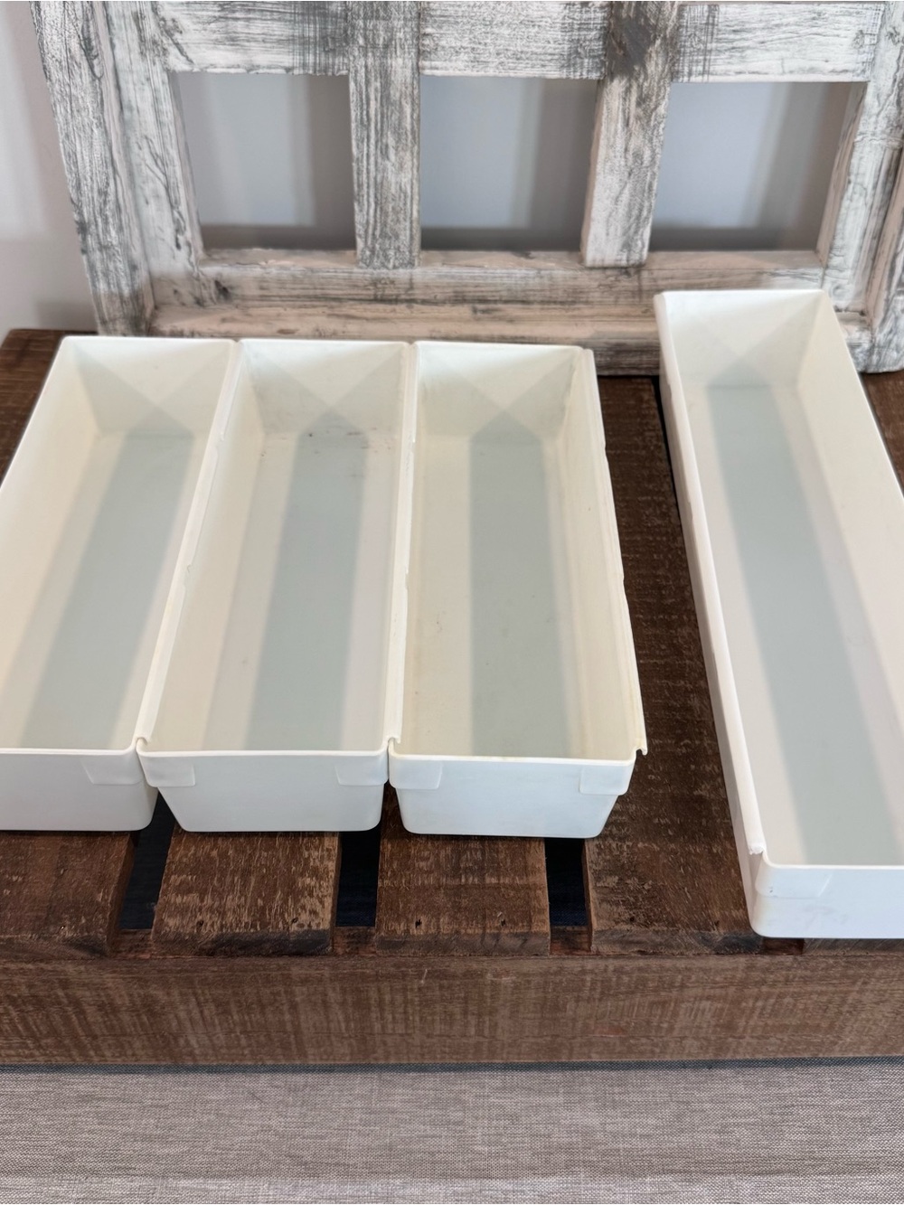 Rubbermaid Vintage Drawer Organizers 3-9x3x2 &  1-12x3x2 JBI-2915 White Lot Of 4